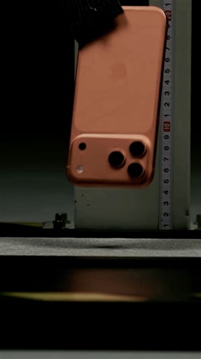 “iPhone 17 Pro Dropped in Front of Tim Cook 😂