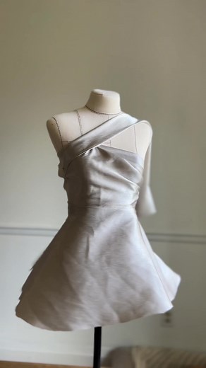 Draping a satin dress #sewing #fashiondesign #draping #fashiondraping