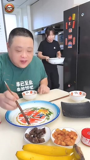 9.4K views · 157 reactions | Can someone take this man away, please?? . . . #ViralEats #TastyAF #FoodReels #ChefMode #QuickRecipes #ComfortFood #ASMRFood #ForkYeah #SatisfyingFood #Craveable #DailyFoodFeed #NomNomNom #GrubGoals #SnackAttack#ViralEats #TastyAF #FoodReels #ChefMode #QuickRecipes #ComfortFood #ASMRFood #ForkYeah #SatisfyingFood #Craveable #DailyFoodFeed #NomNomNom #GrubGoals #SnackAttack#HomeCooked #PlatingGoals #FoodVideo #RecipeReel #easymealsideas | Darin Eating | Facebook