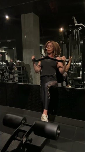 Standing pulldown- medium grip