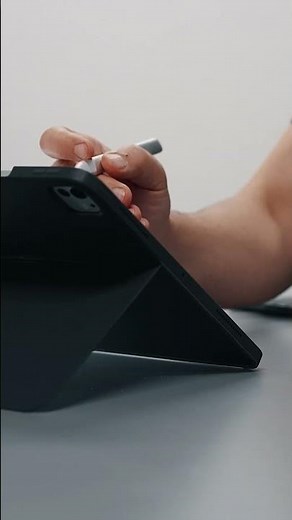 THIS M4 iPad Pro keyboard has the LARGEST Trackpad 🔥