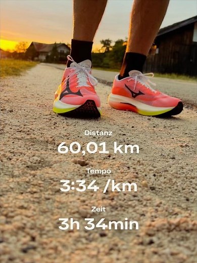 INTO THE NIGHT. 35 LAPS. À 1,7 KM. 60 KM.