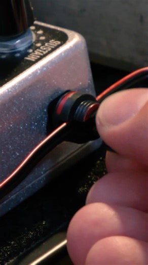 The XPND Adjustable Daisy Chain gives you the freedom to add, subtract, and move connectors at any time. The self-healing cable ensures durability and long-lasting performance, even with frequent adjustments.⁠ ⁠ Expand your power with XPND Power Solutions at the 🔗 here! ddar.io/daisychain #guitar #pedalboard | D'Addario and Co.