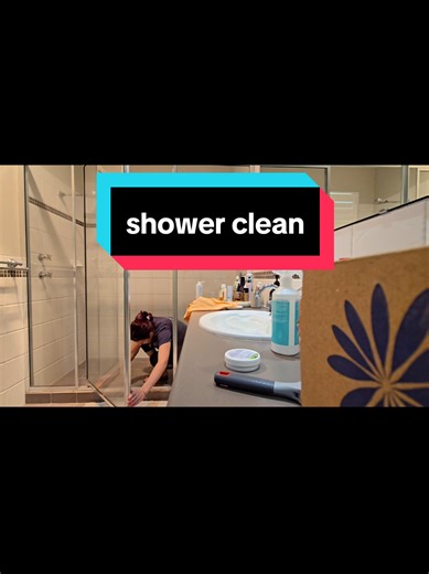 a little shower magic for our thursday! #smallbusiness #showercleaning #showerglass #cleaninghack
