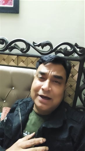 is Jahan ki nahin Hai tumhari Aankhen Aasman Se kisne utaari Aankhen