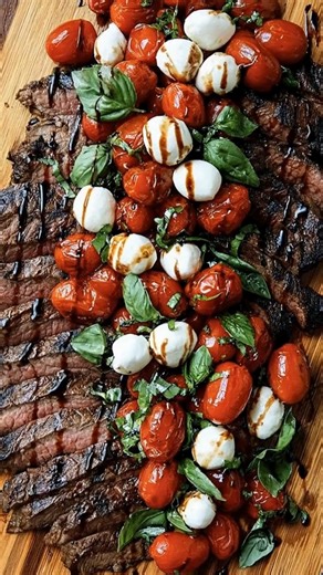 Flank steak marinated in balsamic, Dijon, and honey. Grill on medium-high for 5 minutes per side, then top with mozzarella, cherry tomatoes, and basil. Juicy, smoky, and drizzled with balsamic glaze an elegant Caprese twist on classic steak. 🥩🍅✨ Ingredients For the Balsamic Marinade/Dressing: ➤ ¼ cup balsamic vinegar ➤ ¼ cup extra virgin olive oil ➤ 1 tbsp Dijon mustard ➤ 1 tsp honey ➤ 1 large clove garlic, minced or grated ➤ ¼ tsp salt ➤ ¼ tsp black pepper FULLL Recipe in First Cօʍʍеոτ 👇👇 |