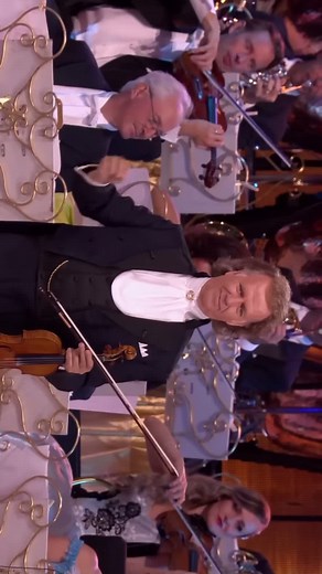 André Rieu's Second Waltz Performance