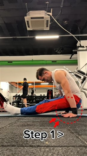 L-Sit Tutorial 👍🏻Strong core, strong mindset 💪🏻Hold it. Control it. Master it. 🔥 #shorts