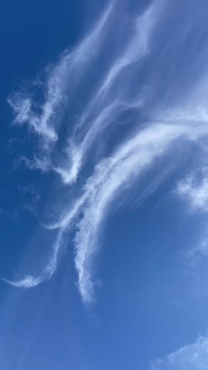Captivating Cloud Formations in the Sky