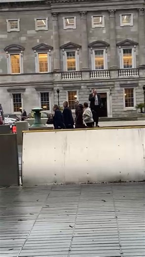 Larry Murrin arrives at Leinster House. Bord Bia chair Larry Murrin has arrived at Leinster House, where he will address the Joint Oireachtas Committee on Agriculture. He was accompanied by a Bord Bia delegation, which includes its CEO Jim O'Toole. Live blog: https://www.farmersjournal.ie/amp/news/news/live-farmers-protest-as-larry-murrin-to-appear-before-oireachtas-committee-903346 | Irish Farmers Journal