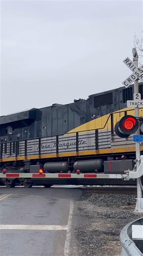 Csx 1899 trails on intermodal
