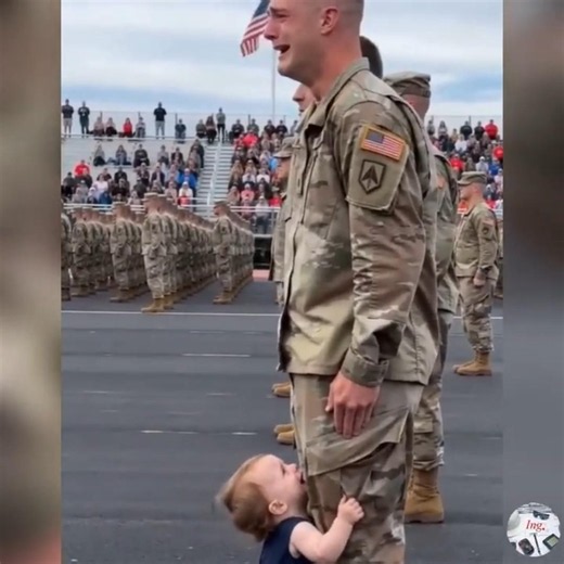 A daughter's love breaks every military protocol! 😭🎖️