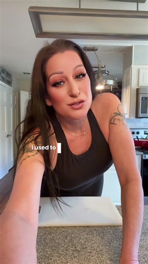 Mrs. Relatable (@mrsrelateable_x)’s videos with growing down demo - Robyn Ottolini