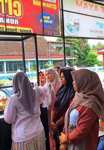 Alhamdulillah🤲🏻, 100pcs takjil terbagi. Terimakasih atas dukungannya 😍🙏 #fyppppppppppppppppppppppp #nasipadangjuwangi #juwangi24jam #harganasipadang #ramadhan