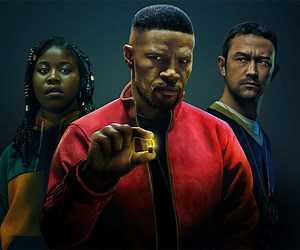 A Pill Give People Superpowers for 5 Minutes in "Project Power"