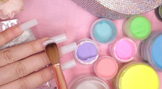 Como hacer el efecto acuarela con acrílicos 💅🏻 | Me Encantan Las Uñas