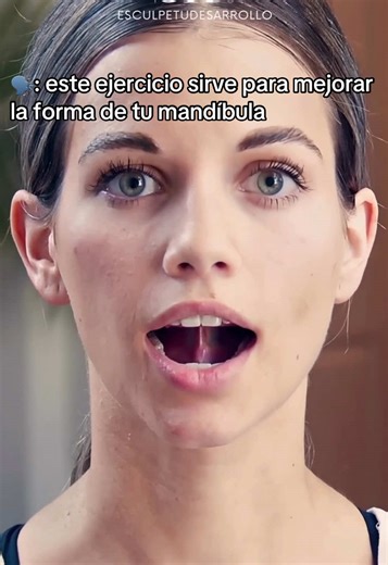 Este ejercicio es esencial para tu lengua. 👅 En este breve video-tutorial vas a aprender a hacer una cueva: El ejercicio miofuncional más básico e importante para lograr una correcta postura de la lengua 😛 Es muy sencillo… 1 - Di despacio la palabra “TANG”. 2 - Sostén la “NnnGgg” (como si la lengua quedara pegada arriba). 3 - Mantén la lengua en ese punto y abre la boca lo más que puedas, lentamente. 4 - Vas a sentir tensión (y una leve quemazón) debajo de la lengua: es el frenillo lingual est