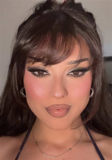 Sultry Glam Makeup Tutorial: Steps to Achieve the Look