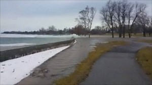 Wow! High winds pushed ice from the Niagara River up and over a retaining wall near the border in Fort Erie, Ontario, Canada: https://bit.ly/2EwA1vq | WHIO