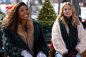 Stream It Or Skip It: ‘Best. Christmas. Ever!’ on Netflix, Where Envy Over A Holiday Newsletter Leads to an Unforgettable Christmas