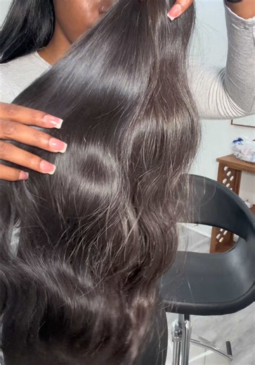 Everybody says their hair is “raw” or “virgin”… but real Cambodian hair moves different. Here’s how you can tell the difference: • It lifts easy — this hair can go all the way to a level 9 blonde without turning orange or creating a red filler cor • Minimal flyaways = NO swept hair • Thick from root to ends. No seethrough bundles • Holds curls but still presses bone straight. Good hair should work with you, not fight you every time you style or color it. If you’re ready to tap into this Cambodia