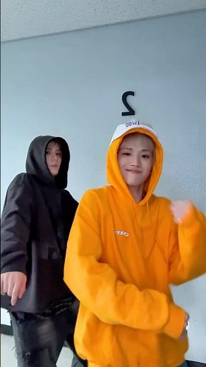 Hoodie🫣 #BOYNEXTDOOR #보이넥스트도어 #BND #리우 #RIWOO #이한 #LEEHAN #I_Feel_Good