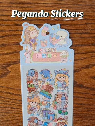 Pegando Stickers de Muñequitas. #stickers #stickercollection #stickerbook #librodestickers #coleccionstickers