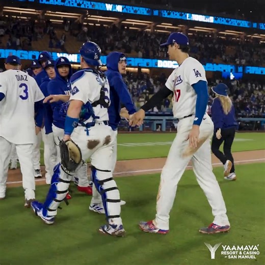 Victory formation!Dodgers x @Yaamava