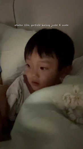 Exploring Garfield The Movie with Eunho and Junho