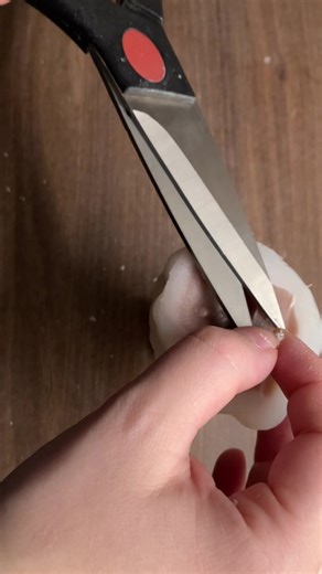 🕯️ Handmade Decorative Candle This decorative candle is hand-poured using recycled leftover wax. The detailed design highlights soft folds and ornamental elements, giving the candle a refined, sculptural appearance. Due to the handmade process, each candle has its own unique texture and finish. Designed primarily for decoration, but can be burned with care. Always place on a heat-resistant surface if lit. Thoughtfully crafted with sustainability and detail in mind. #MadeByRikke #HandmadeCandles