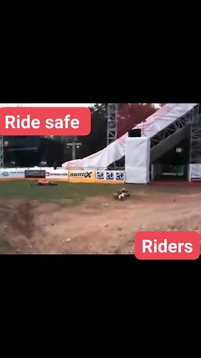 Free style motocross rider snaps his neck doing a backflip! That's a horrific injury,, hopefully he'll make a full recovery. #RideSafe #SafetyAlways #ProtectYourself #MotocrossSafety #CrashPrevention | motocross world