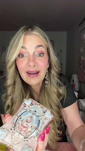 The most beautiful pink eyeshadow pallette I’ve ever used!! #pinkeyeshadow #eyeshadow