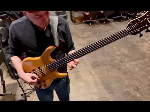 Donna Lee - Charlie Parker melody on bass (Not Jaco)