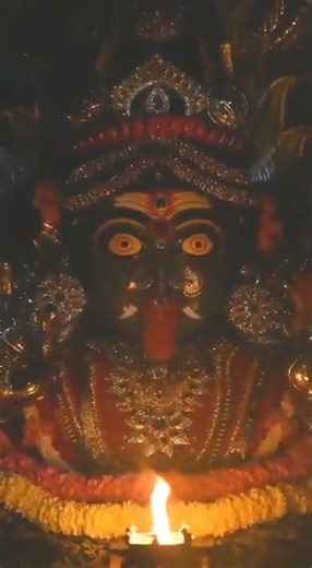 Shani teaches the lesson. Kali helps you survive the class. Not punishment. Not fear. Just karma being returned with interest. Saturday is where many people misunderstand Shani Dev. He is not cruel. He is precise. The ultimate karma phala data who delivers exactly what we planted. And above that cosmic teacher stands Maa Kali. The presiding force of Saturn. The Mother who doesn’t cancel karma. She gives strength to walk through it. Here’s the part most people never hear: * Shani doesn’t destroy.
