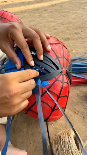 🕷️ کھجور کے پتوں سے SPIDER-MAN بنایا! 😱 | Spider-Man from Palm Leaves | smartstar03