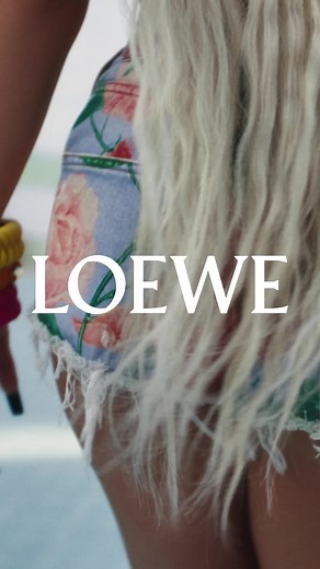 Discover LOEWE Paula’s Ibiza 2023. The laid-back collection of ready-to-wear, bags and accessories.