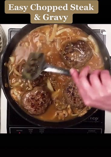 Easy chopped steak and gravy #easyrecipe #delicious #homemade #dinner #viral #beef #gravy@SaltyMarshmellow
