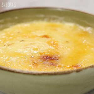 ¿Fan de los postres? La crema catalana no puede faltar en tu mesa en estas celebraciones de fin de año. RECETA: https://goo.gl/sFUeEZ | Sabores