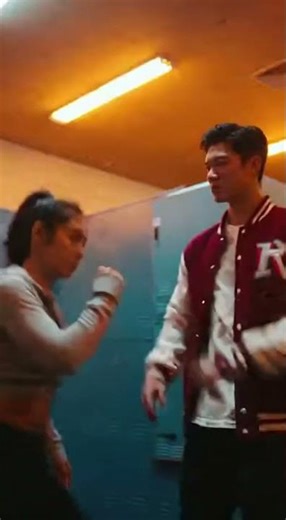 Girl delivers powerful KO against bullies. #selfdefense #anti #martialarts