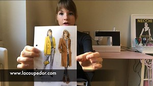 🧥TUTO MANTEAU 🧥 Dans cette vidéo je vous montre le montage du patron d’un manteau et sa réalisation avec la méthode de La Coupe d’Or. 📐Le modèle est le numero 245 du supplément 311 de Novembre 2018. Pour ce tuto nous avons besoin de 2 mètres 50 de tissu, 50 cm de doublure pour les poches et de 2 boutons (ou plus selon les goûts) C'est un manteau pour les tailles les plus petites et il est bien ajusté au corps. 📐Vous pouvez trouver le supplément 311 à ce lien: https://www.lacoupedor.com/Produ
