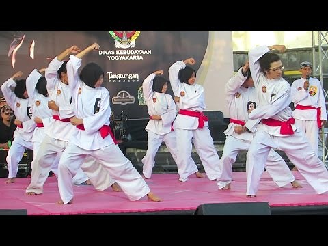Pencak Silat Self-Defense, Demonstrating a Unique Method of Learning Silat - 4-HOUR PENCAK (Move ...
