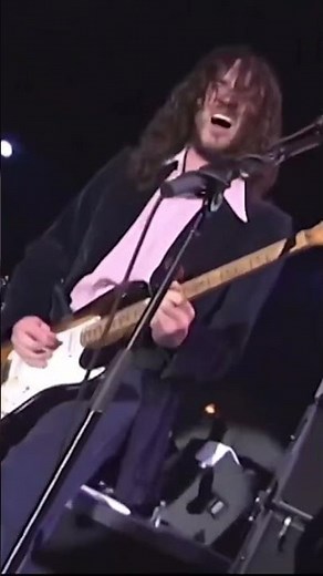 RHCP Dani california solo LIVE at Lollapalooza 2006!