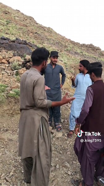 Here are some humorous takes on voters and voting: *Memes:* 1.