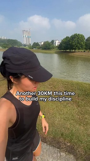 30KM to train my mind. Doing long runs (anything over 20KM) has always been my way to train my mind. I put myself in tough situations on purpose, just to make sure I can keep my focus on the goal. Starting the run is one thing… but the real challenge for me is keeping it going for hours. Holding that same, comfortable pace. At that point, it’s not the body, it’s the mind that decides whether you keep moving or stop. Somewhere in between, the excuses always show up. The negative thoughts telling 