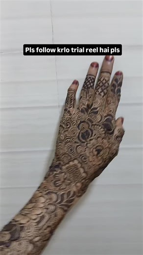 Khadija Ansari on Instagram: "nreel just for fun in between my heena work . Log 4 hazar (4k) kamate hai 2 hazar (2k) bank main jama kr dete hai Kasme nawabi bhikari bana degi ,(transition, #mehindi ,#bhiwndikar , trending audio, viral song, viral audio, new desing , latest version , heena art , artist, work for all, ladies, nikah, walima, mehindi, heenaart, wedding, mehindi ke function ,mehindi lover ) #heenaart mehndiartist hennatattoos mehndidesign bridalmehndi hennaart mehndiideas hennadesign