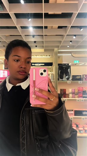 The lip liner phone case … that can hold more than just a liner ;) get yours while you can🤍 #viral #fypdong #shop #iphone #phonecase