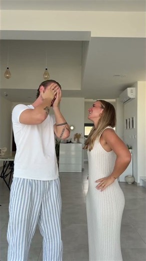 Markiert jmd, der zu viel Fußball schaut😂 #couple #beziehung #ehe #fußball #eheleben