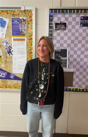 11K views · 199 reactions | Wildcat football players turned the camera on our underpaid but dedicated Fun Facts interviewer. Now Elaine Ohlund knows what it’s like to be on the receiving side of those questions. Nice job Logan Van Duyne, you’re a natural. Go Wildcats | Free Press Advocate | Facebook