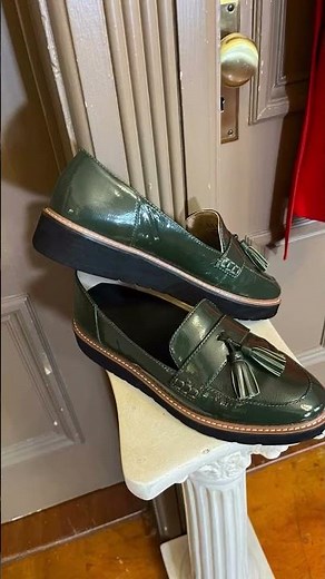 The Power of Complementary Colours: Red and Green in Perfect Harmony