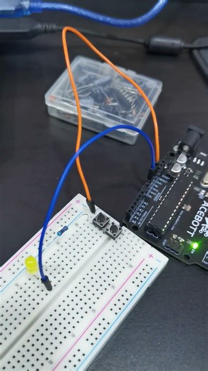 circuit with to pushbuttons